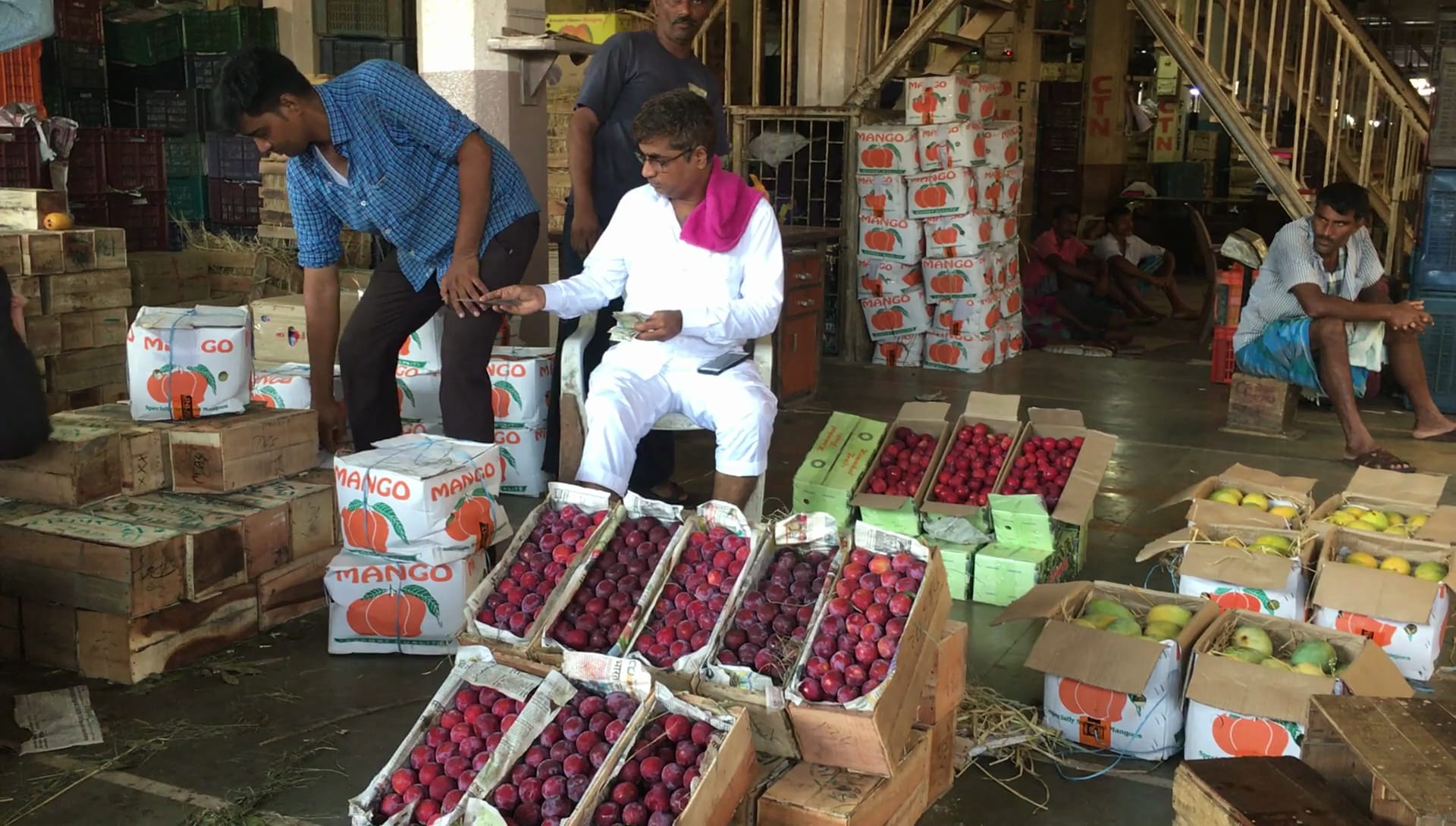 A fruit wholesale stall at the APMC market in Vashi, Navi Mumbai on July 1, 2017. (Photograph: Yatin Nawar/BloombergQuint)